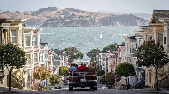 San Francisco City Tour Guide: Bus, Van or Walking?