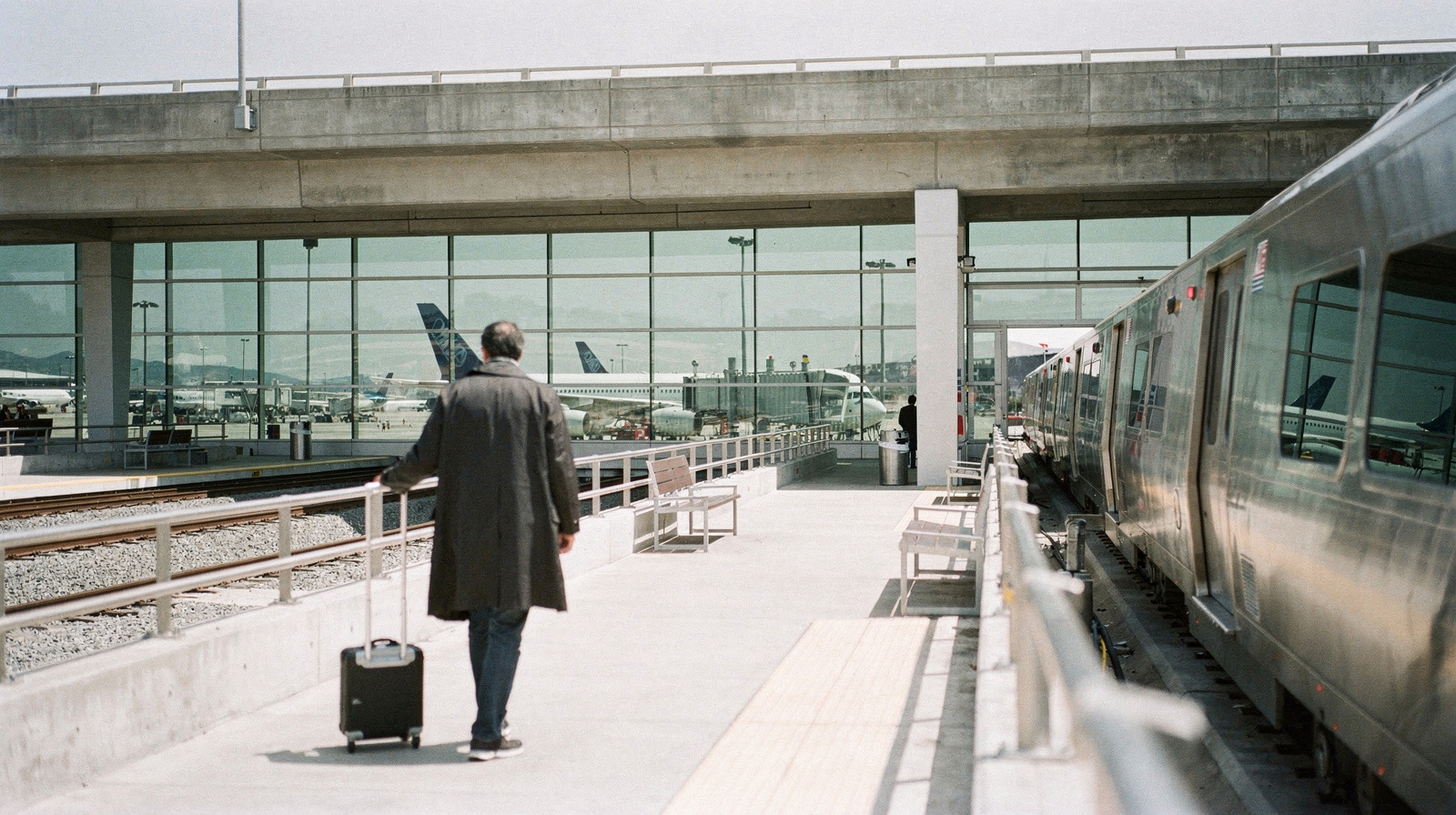 SFO to Downtown San Francisco: BART, Rideshare, or Shuttle?