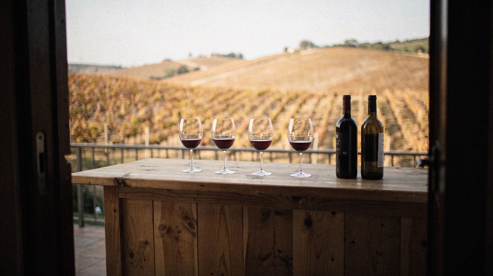 Wine Tasting Reservations: Which Wineries Require Them and How Far Ahead to Book